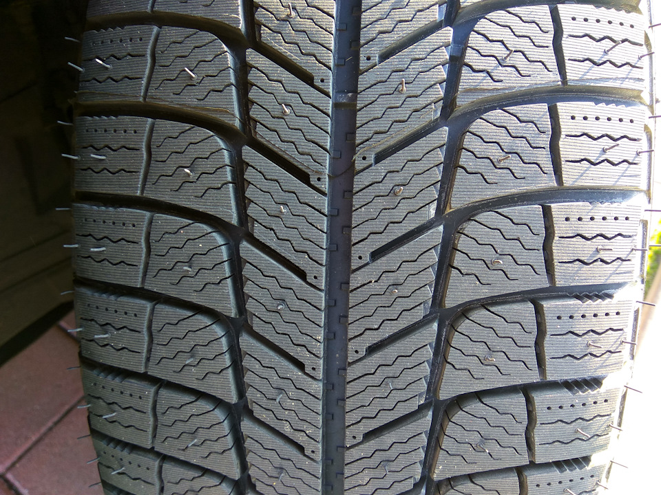 Время ближе к зиме. Колёса — Mitsubishi Outlander (3G), 2,4 л., 2015 ...