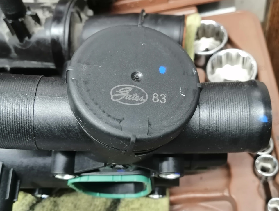 форд s max 2006 2. 2 дизель. форд s max корпус термостата. 5. патрубок термостата куга 2.