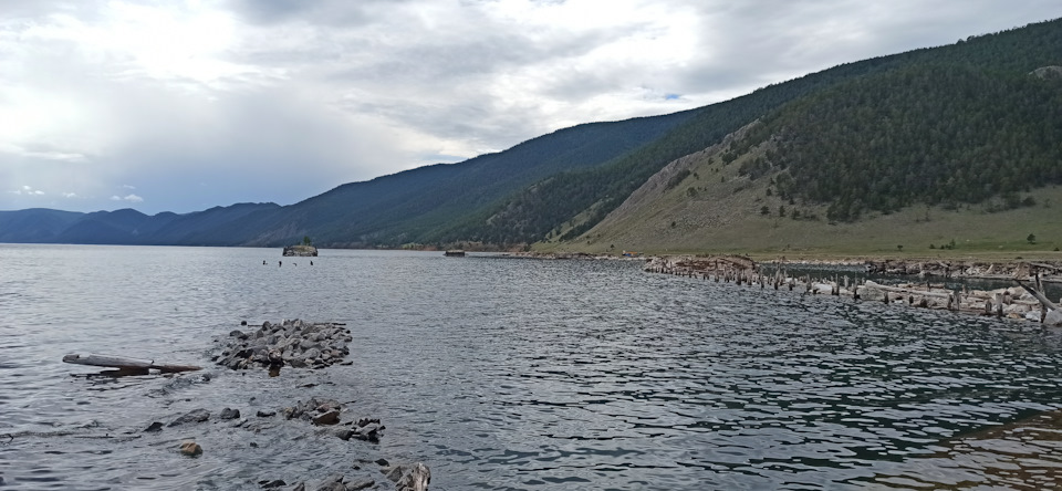 Куда не поедешь — всё равно приедешь на Байкал. Очень атмосферно всё выглядит! — Mazda 323 IV