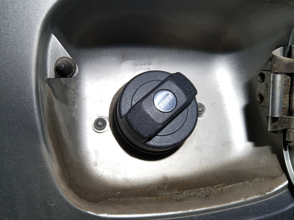 Крышка бензобака с замком OSSCA — Chevrolet Niva (1G), 1,7 л, 2012 года ...