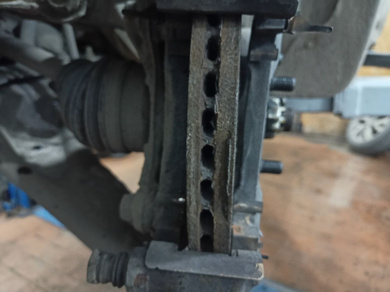 На сколько хватает тормозных колодок Nissan Juke Turbo? — Nissan Juke ...