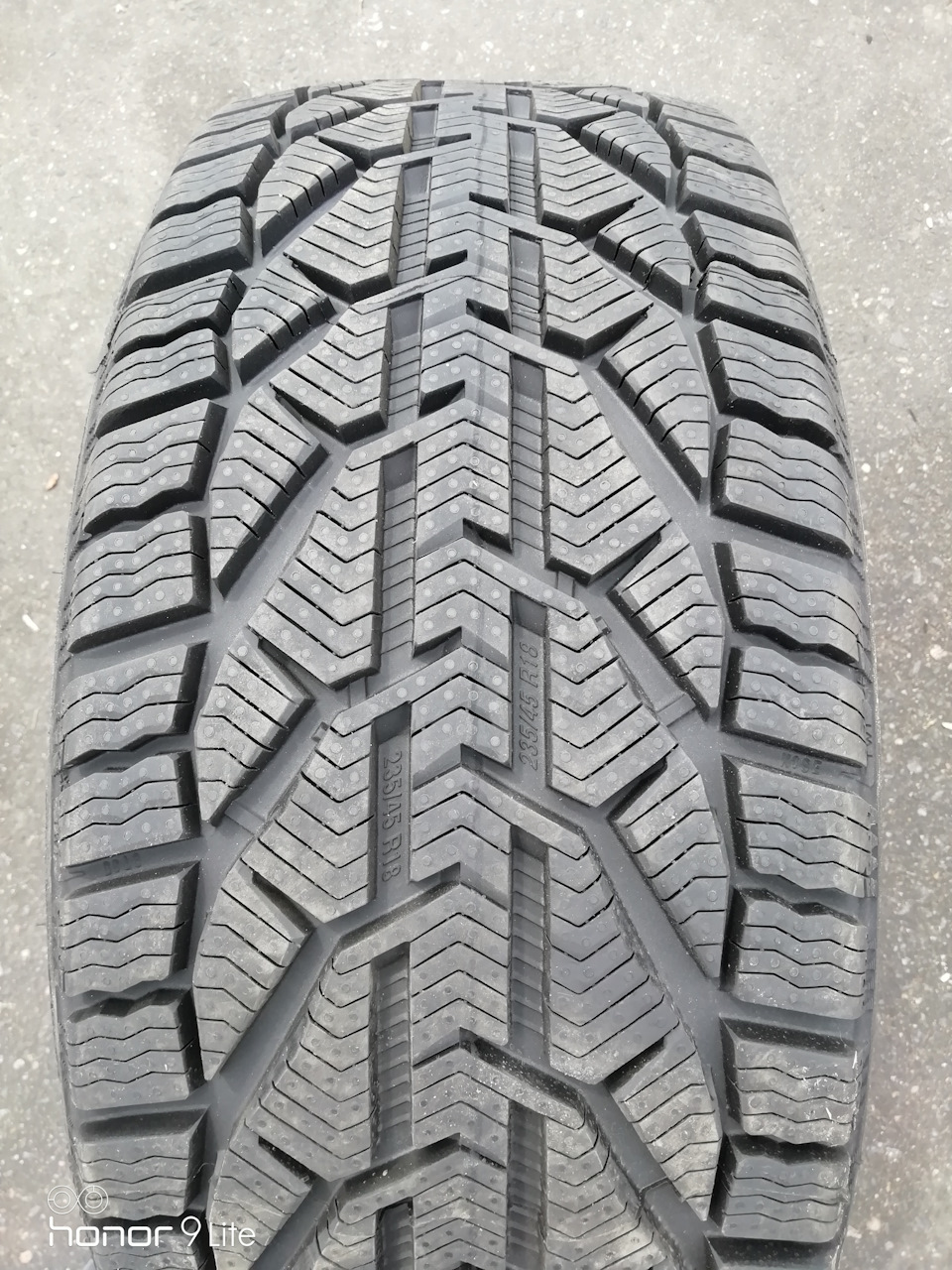 Tigar winter r17. Tigar 235/40r18 95v XL Winter. 235/45/18 Tigar Winter. Tigar Winter 235/40 r18 95v. 225/45 R17 Tigar Winter 94h XL.