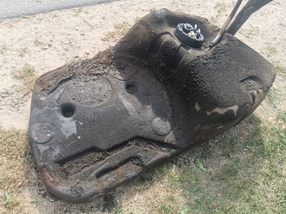 [16] Устранение течи и мойка бензобака — BMW 5 series (E34), 2,5 л ...