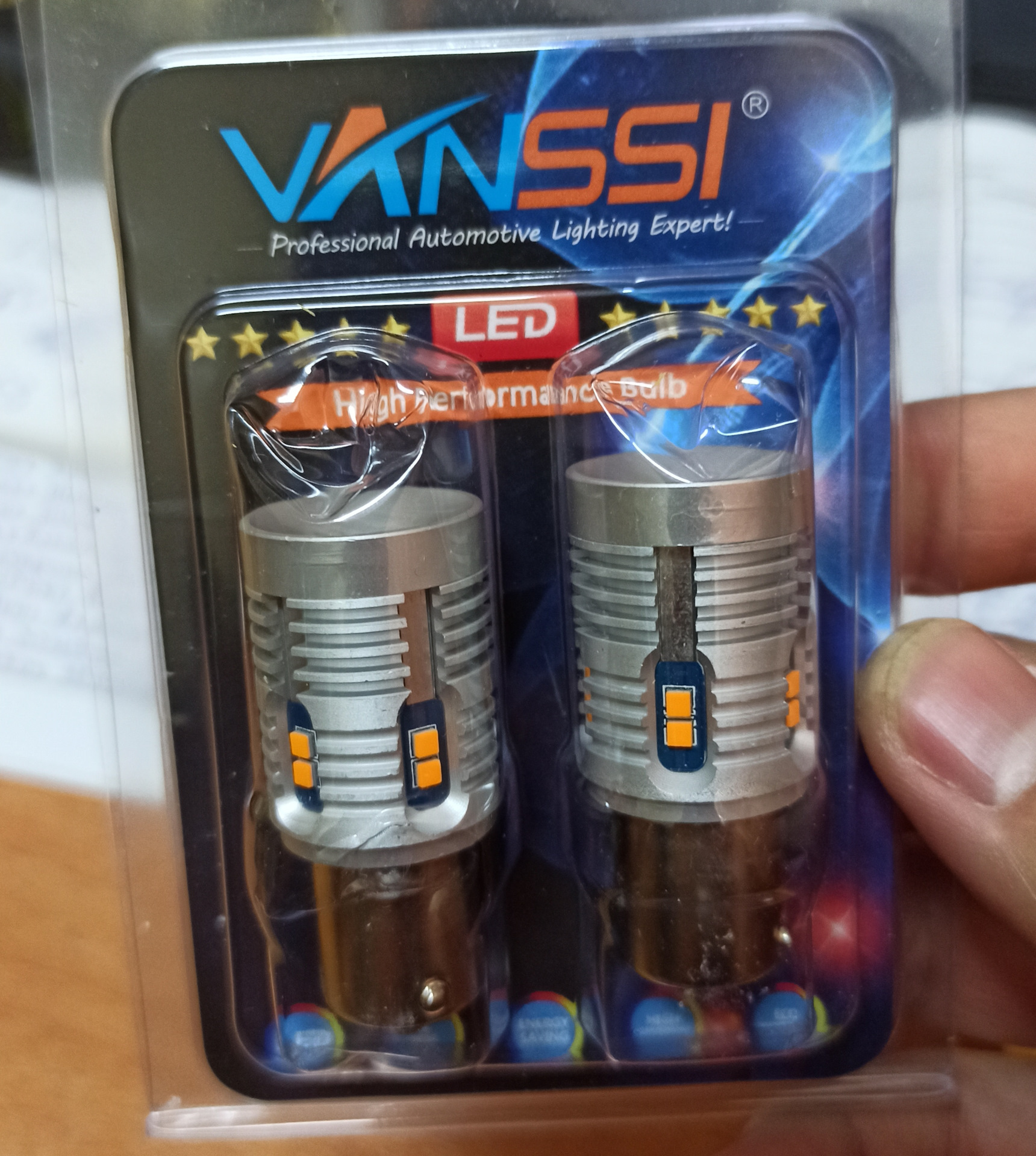 LED лампы в поворотники Vanssi — Hyundai Solaris (1G), 1,6 л, 2011 года ...
