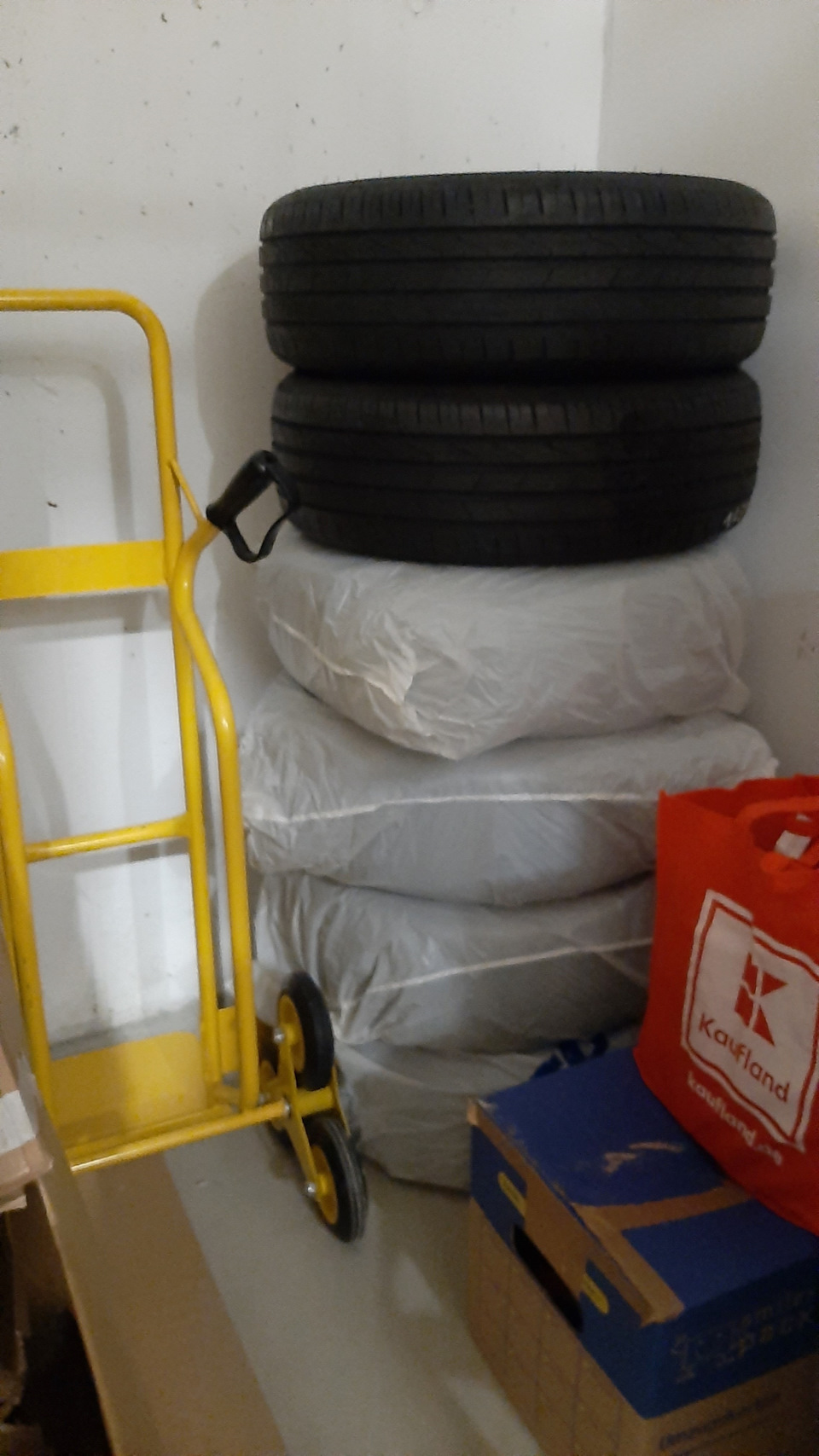 Колесо капут. — Volvo V60 (1G), 2 л, 2016 года | шины | DRIVE2