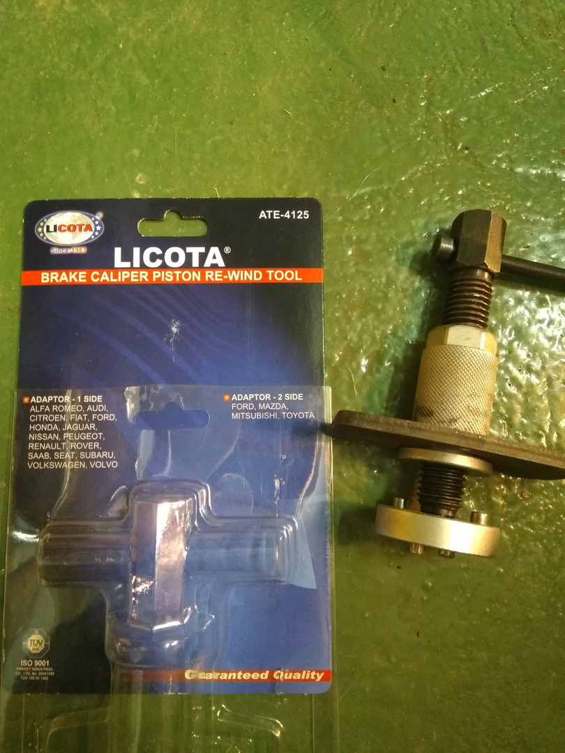 оригинальные передние тормозные колодки на bmw f10 528. 2. колодки передние mazda 323. E34 m-tex колодки. фонокорректор eat e-glo phono stage.