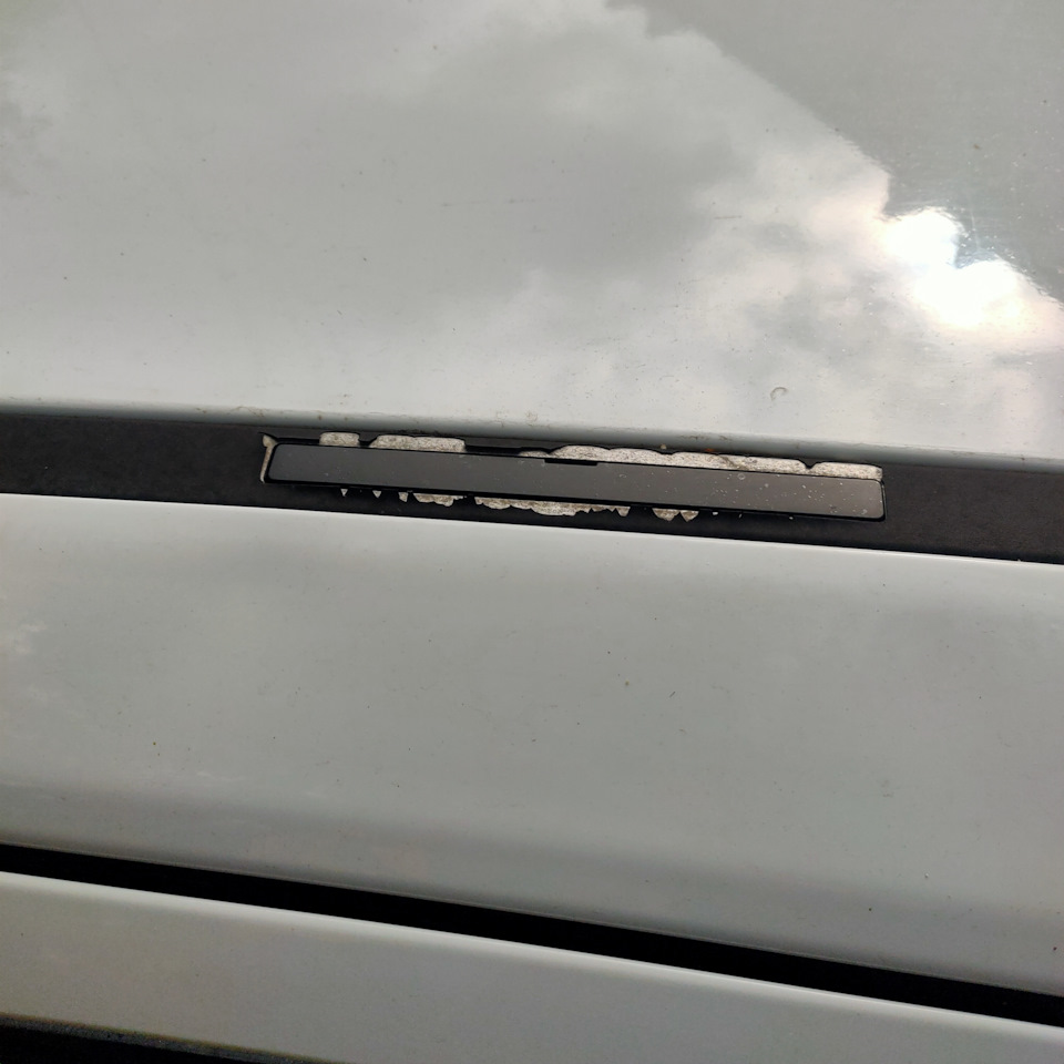 Покраска молдингов крыши жидкой резиной — Opel Astra H, 1,4 л, 2008 ...