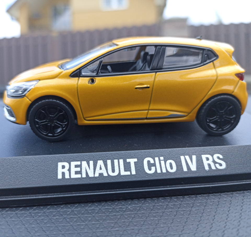 Сказка про Маленькую Желтую Машинку — Renault Clio IV, 1,6 л, 2014 года |  прикол | DRIVE2