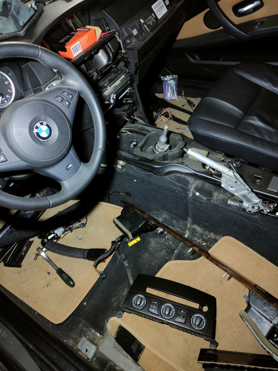 Фото в бортжурнале BMW 5 series (E60)
