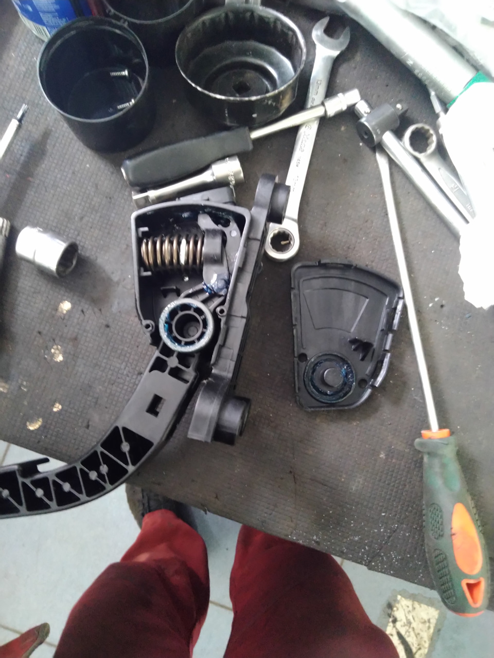 Скрип педали газа — Hyundai Solaris Hatchback, 1,6 л, 2014 года ...