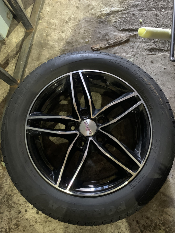 Шины летние Pirelli 205/55 R16, литые диски Ifree 6,5Jx16 ET50 5x114,3 ...