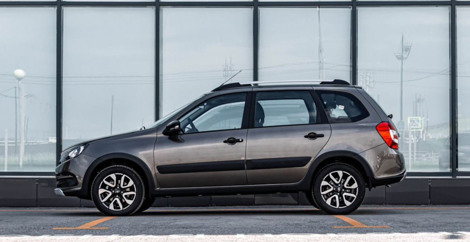 Что по зазорам пластикового обвеса? — Lada Гранта Cross, 1,6 л, 2024 ...