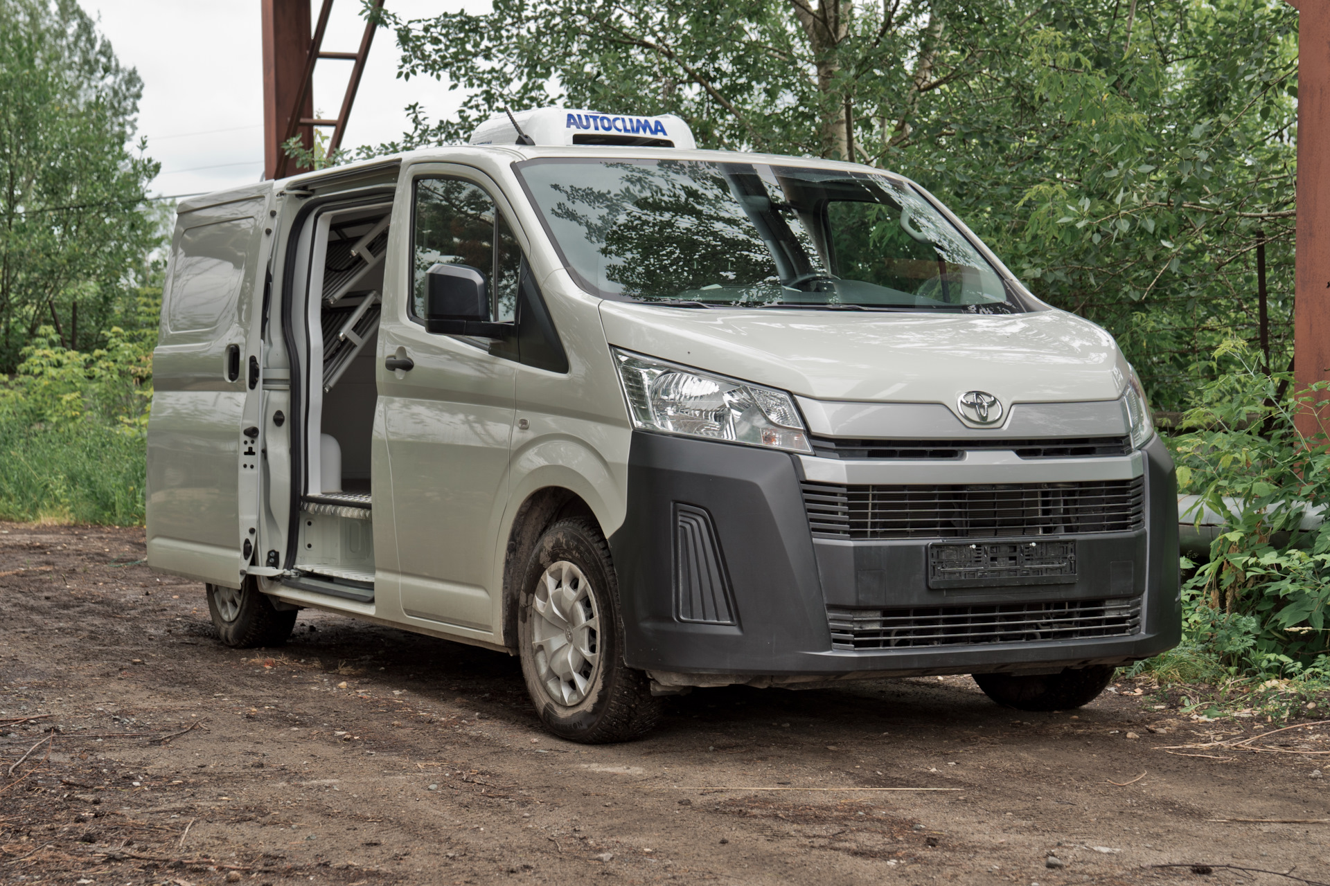 Toyota hiace crew van sales 2019