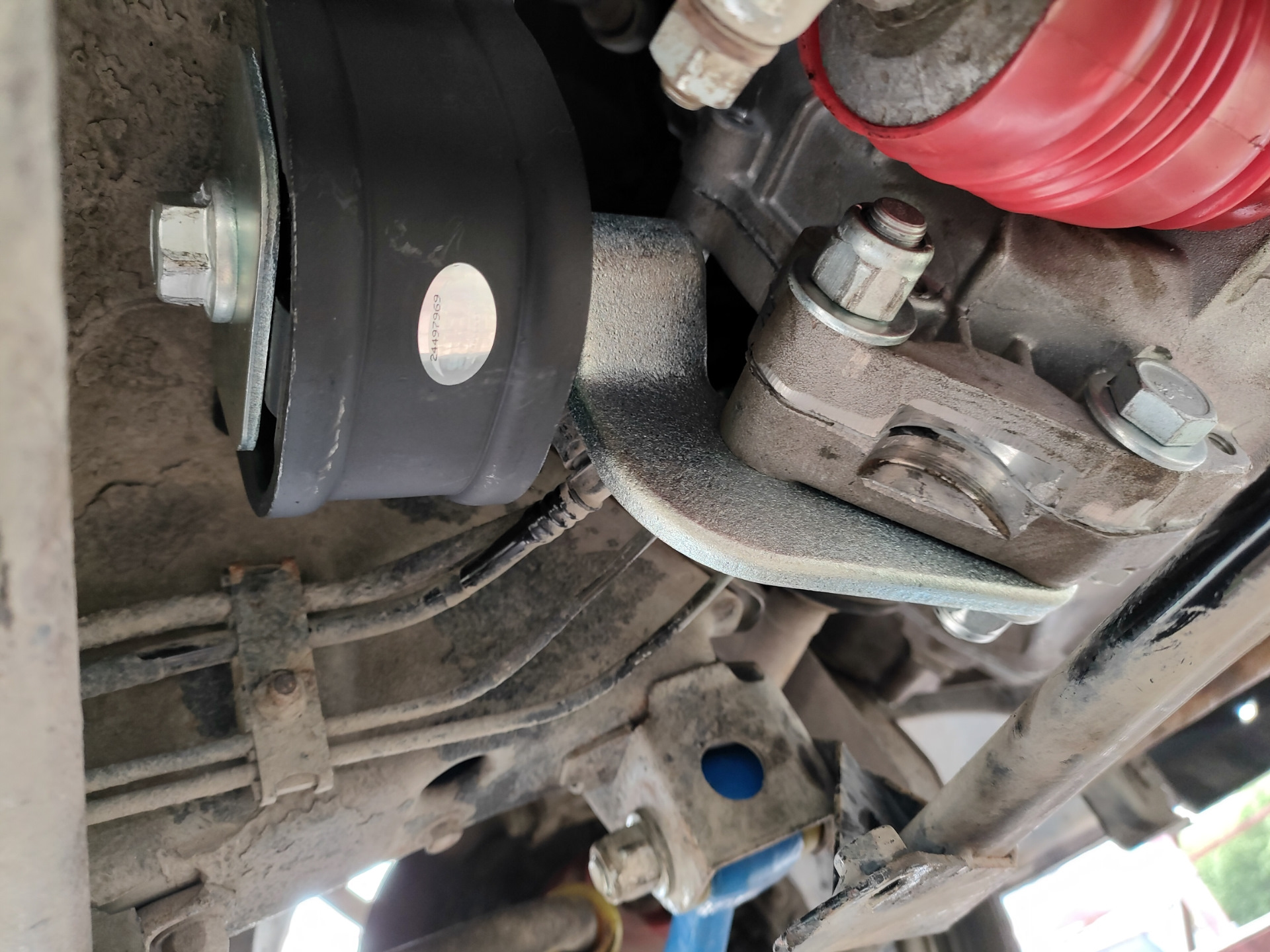 Рабочая характеристика гидростойки. Бандажное кольцо турбогенератора. Монтаж балочного тензодатчика. Установить пята. Монтаж тензодатчика балочного типа.