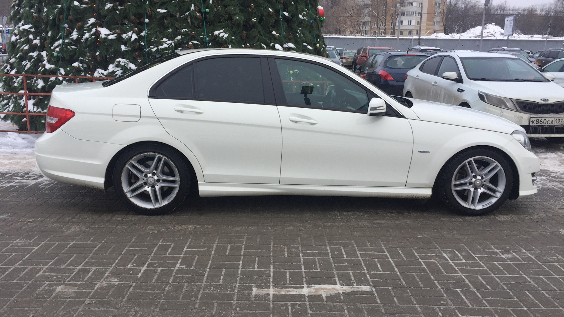 Mercedes-Benz C-class (W204) 1.8 бензиновый 2012 | Белый С180 156л.с. на  DRIVE2