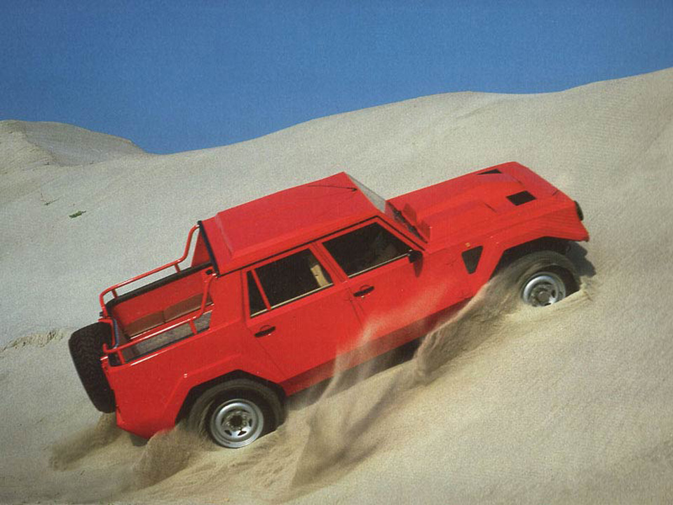 Грузовика Lamborghini lm002