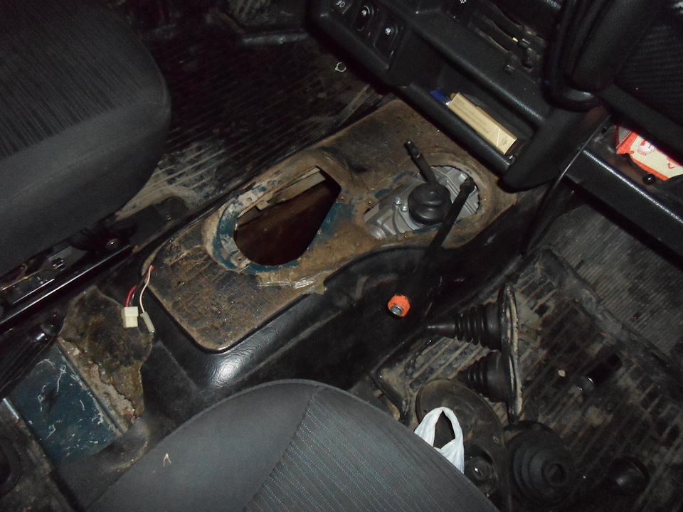 Ну вот я установил новенькую КПП. — Lada 4x4 3D