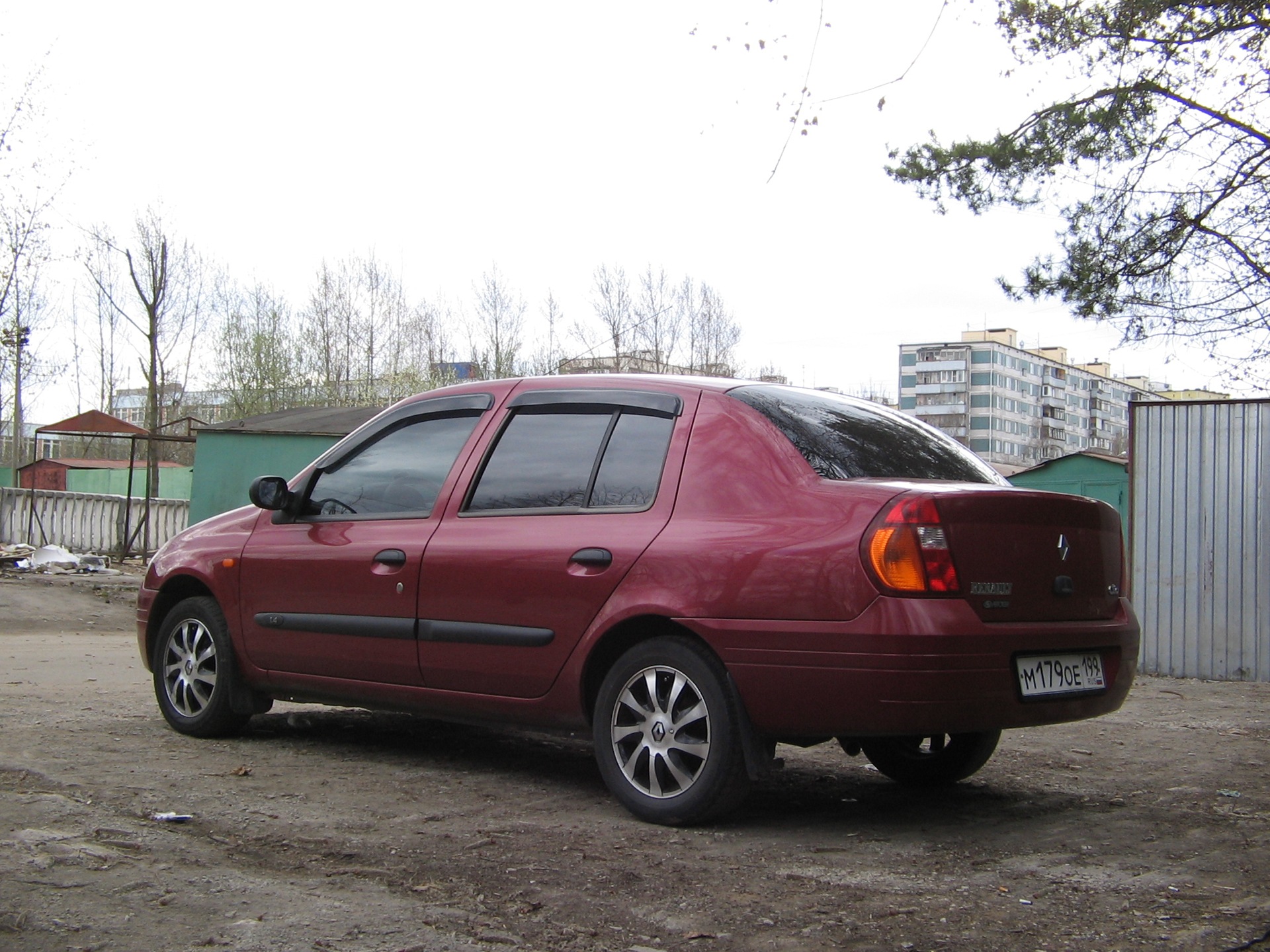 Renault symbol 1.4 16v