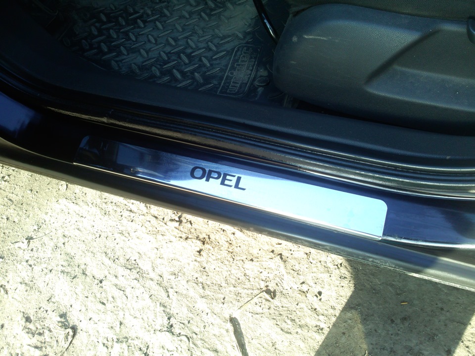 пороги в двери — Opel Corsa D, 1,4 л, 2007 года | стайлинг | DRIVE2