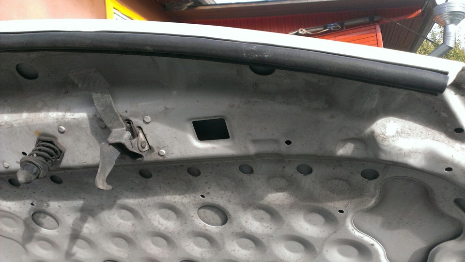 Уплотнитель капота от жиги — Opel Astra H GTC, 1,8 л, 2010 года ...