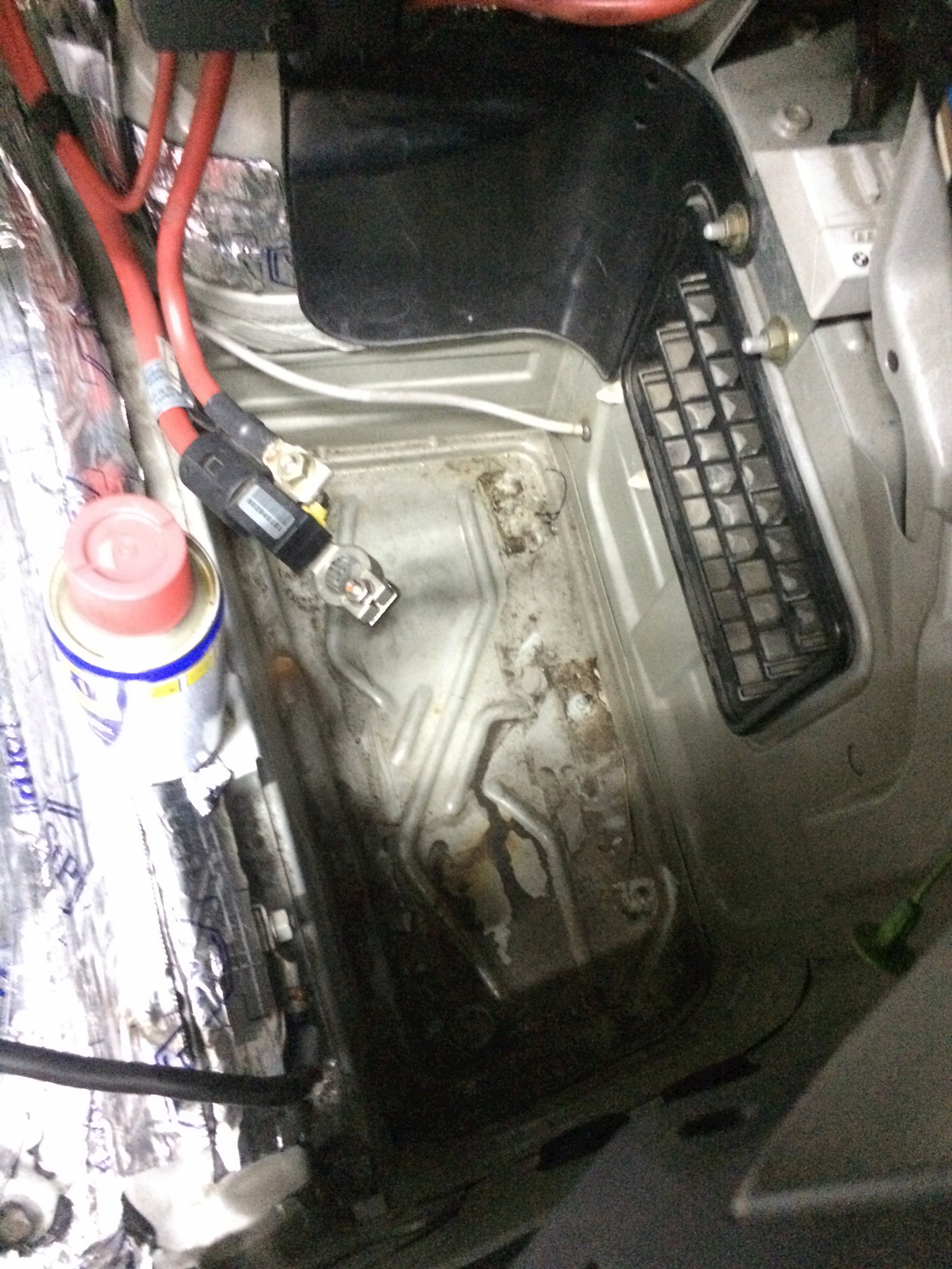 Аккумуляторный отсек — BMW 3 series (E46), 3 л, 2002 года | своими ...