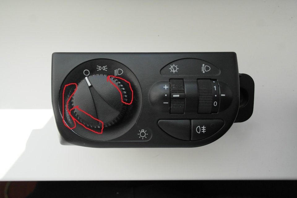 Стайлинг и доработки салона продолжаются — Lada Приора хэтчбек, 1,6 л ...