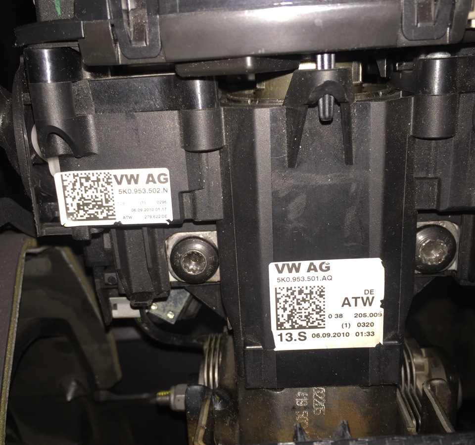 Запчасти на фото: 279622, 5K0953502N. Фото в бортжурнале Volkswagen Touran (1G)
