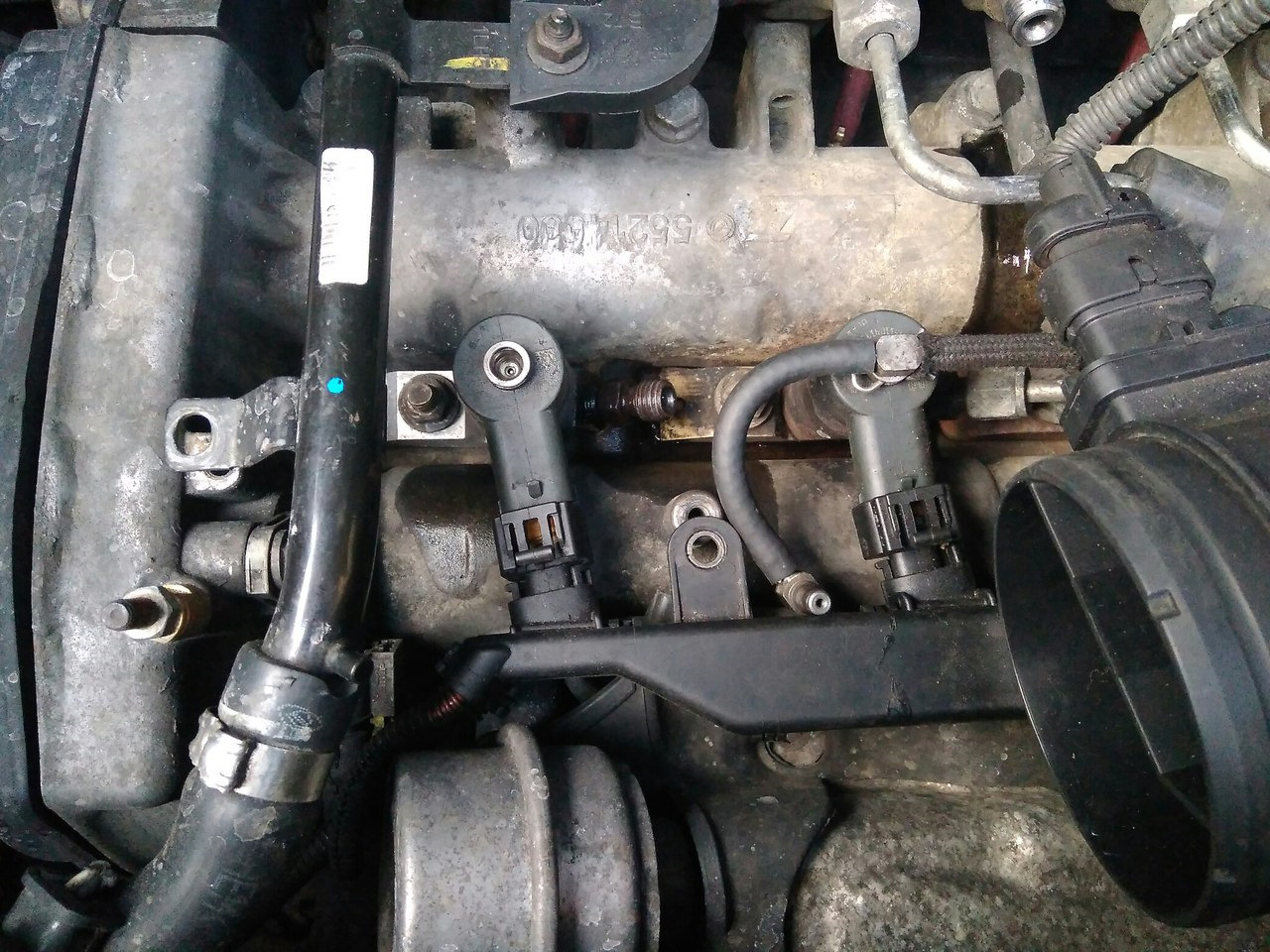 вытащить форсунку пежо. 3 дизель. замена форсунок 2. дукато фиат 244 фреза посадочных мест форсунок. снять форсунки дукато.