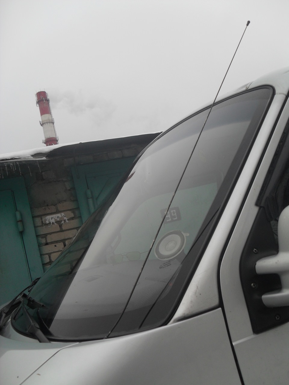 Штыревая антенна. — Volkswagen Caravelle (T4), 2,5 л, 2003 года ...