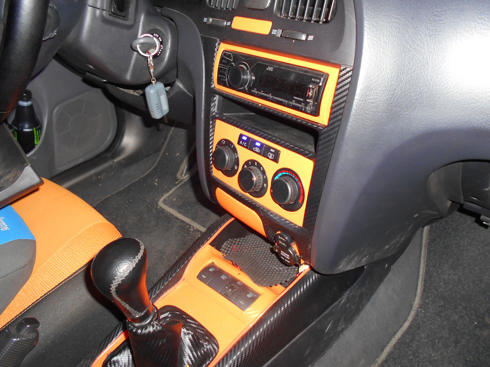 немного грязновато, не успел прибраться после поездки — Hyundai Elantra (3G)