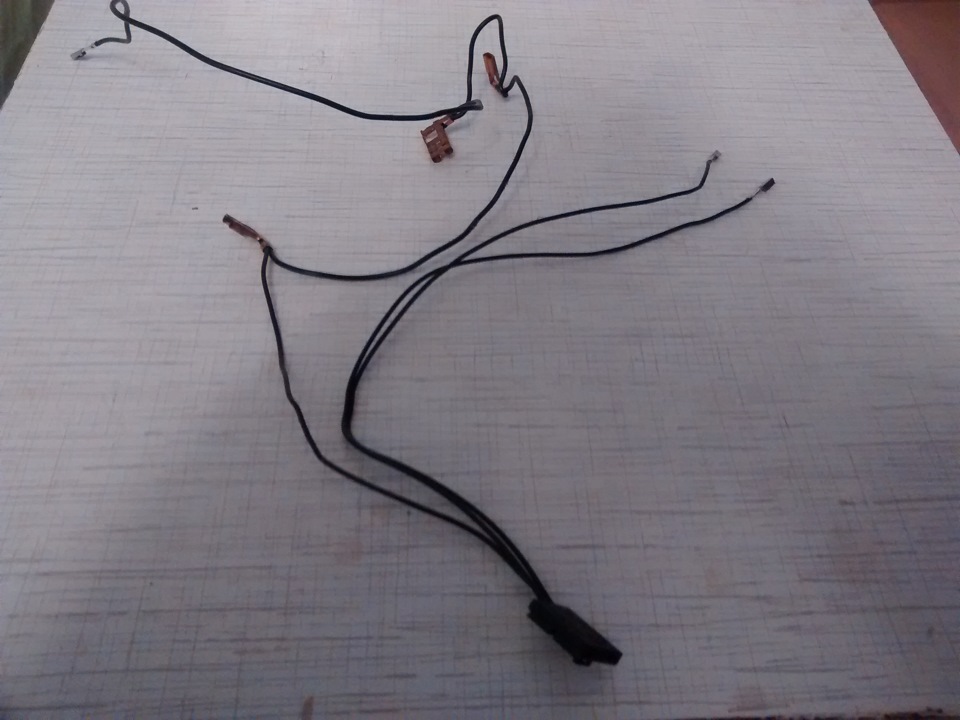 Провода с разъёмом кнопок отделены — Skoda Octavia A7 Mk3