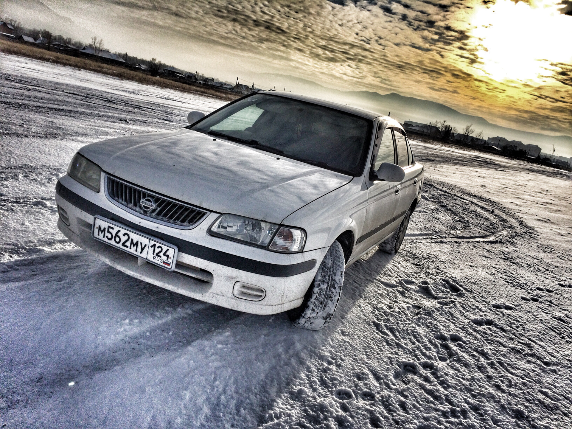 Nissan sunny b15