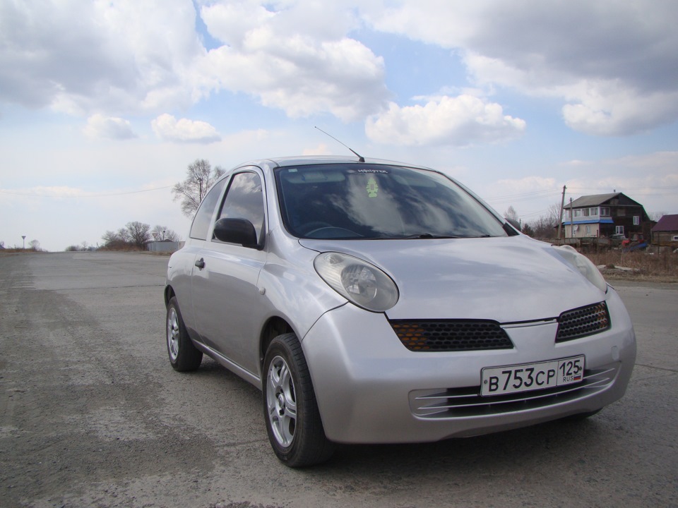 Nissan March k12 Р¶РµР»С‚С‹Р№