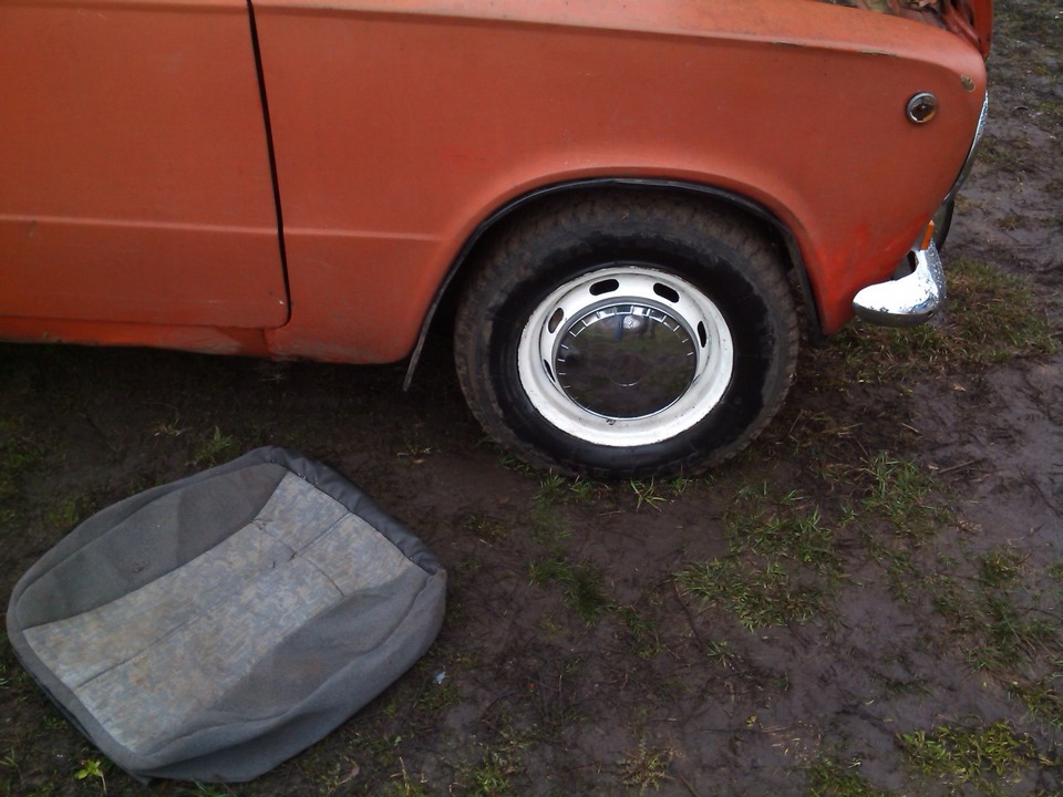 одно из моих колёс, единственное готовое ) — Lada 21011