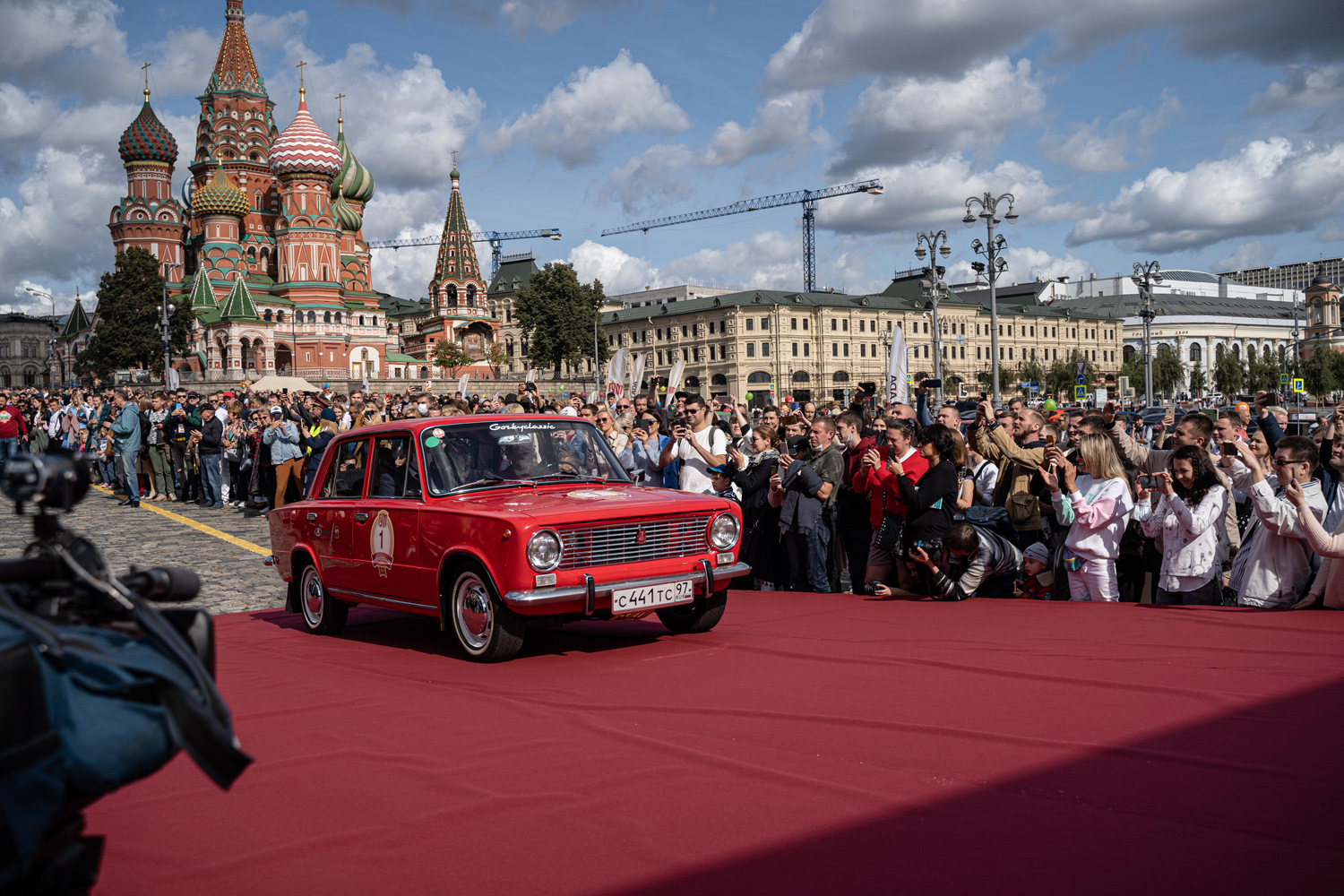 Пройдет состоится москва. ГУМ ралли 2021. ГУМ ралли 2020 Москва. Участники ГУМ авторалли 2021. ГУМ авторалли 2014.