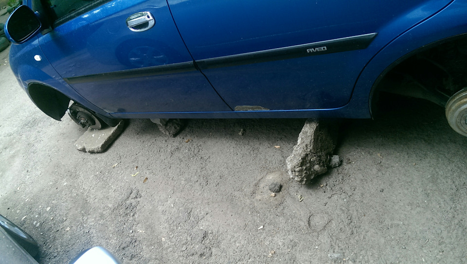 Украли колеса😞😪 — Chevrolet Aveo Sedan (1G), 1,5 л, 2006 года ...