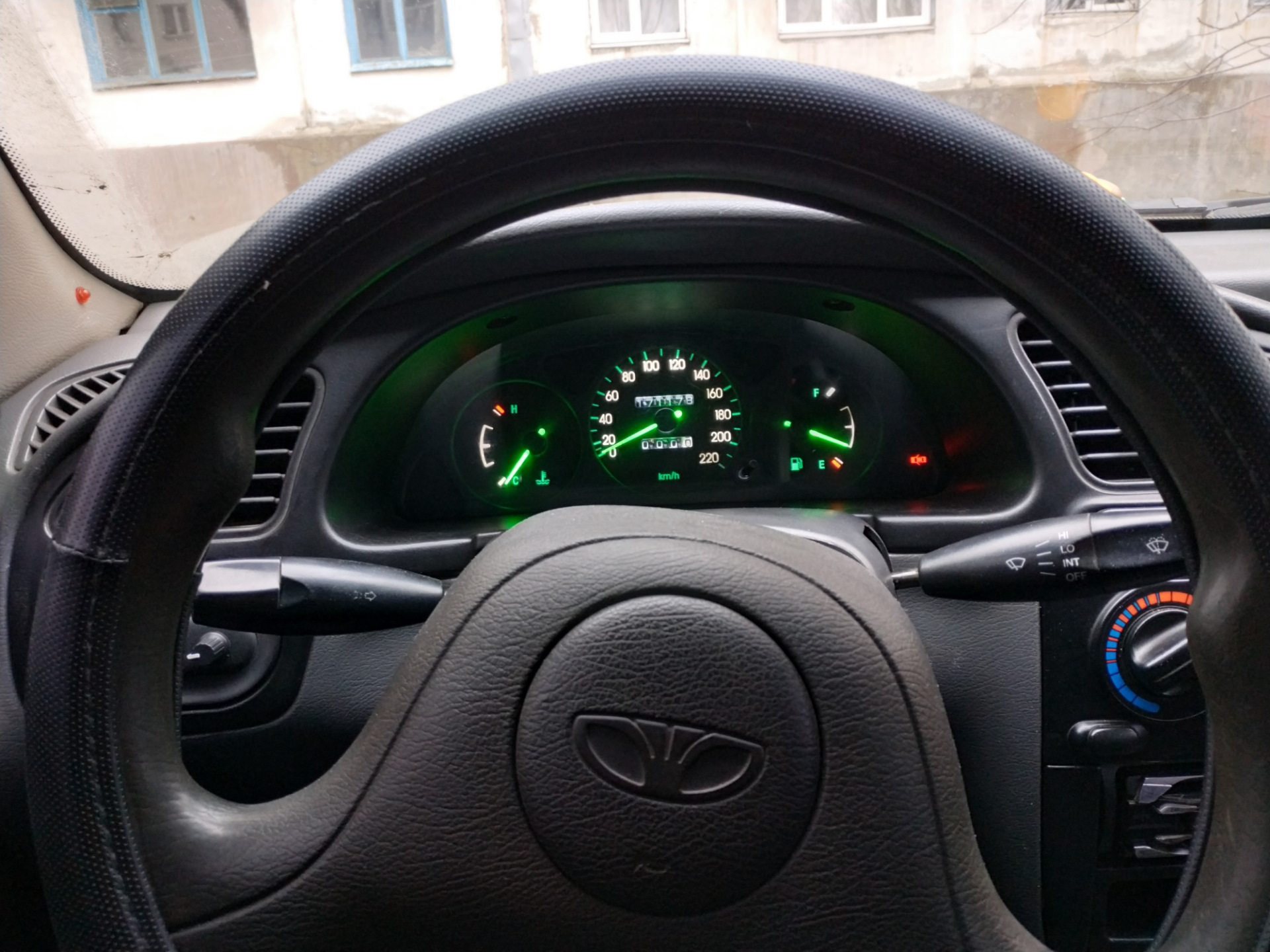 Приборная панель ланос 1. Приборка сенс 1. Приборная панель заз шанс 1. Панель приборов шевроле ланос с тахометром. Сенс панель.