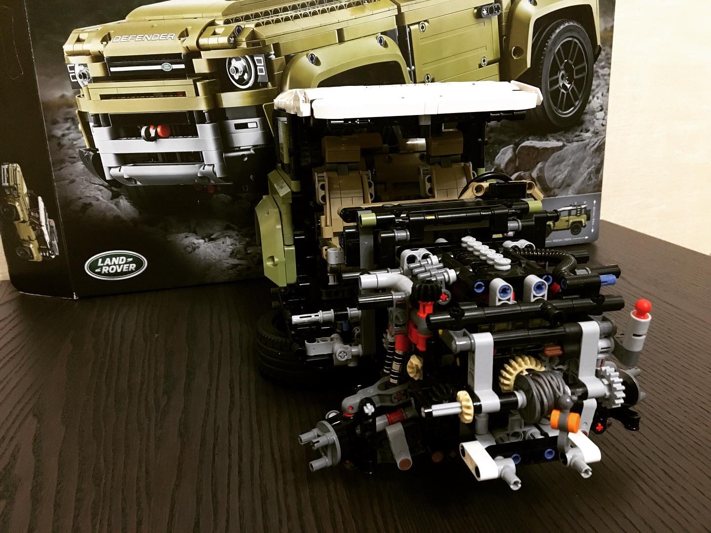 Lego land rover не работает трансмиссия