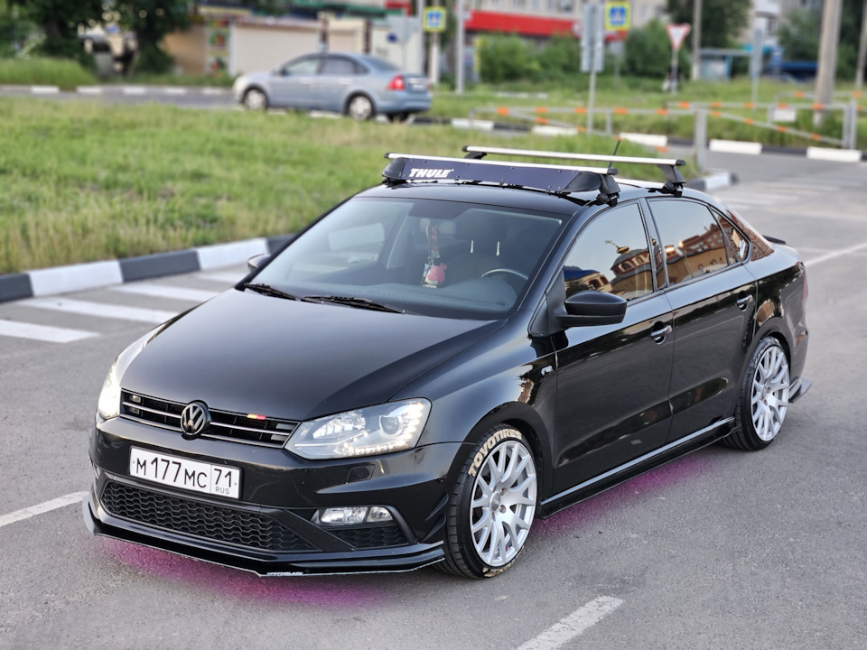 Установка сплиттеров порогов. — Volkswagen Polo Sedan, 1,6 л, 2012 года ...