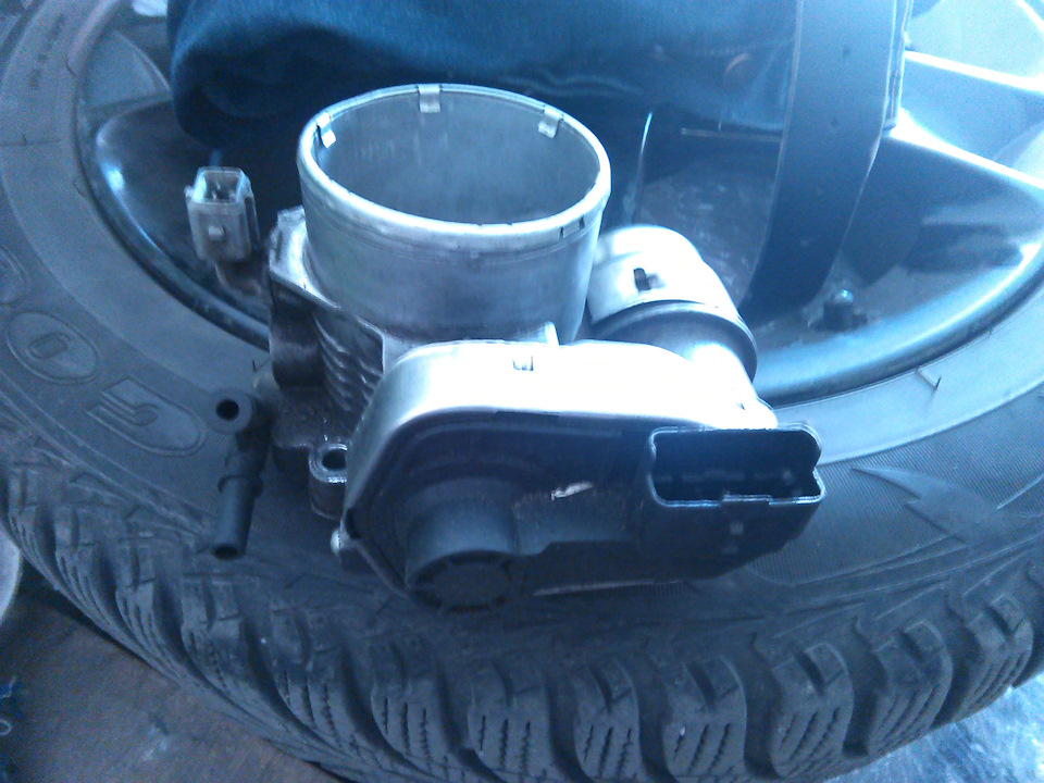 Замена дроссельной заслонки — Peugeot 407, 2,2 л, 2004 года | своими ...