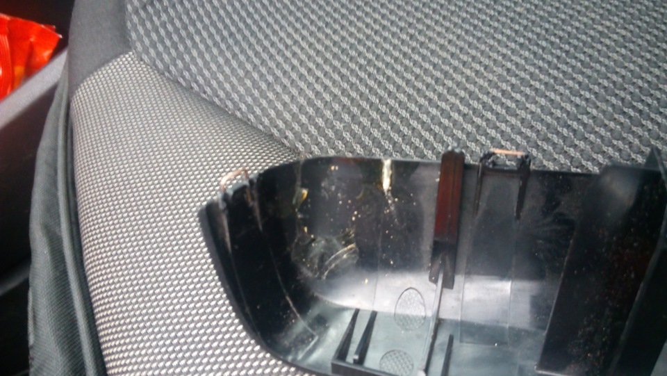 Переклейка датчика дождя — Peugeot 308 (1G), 1,6 л, 2008 года | своими ...