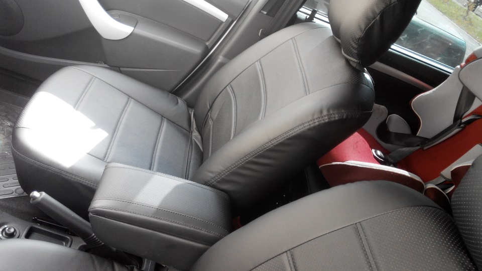 Подлокотник — Lada Ларгус, 1,6 л, 2015 года | аксессуары | DRIVE2