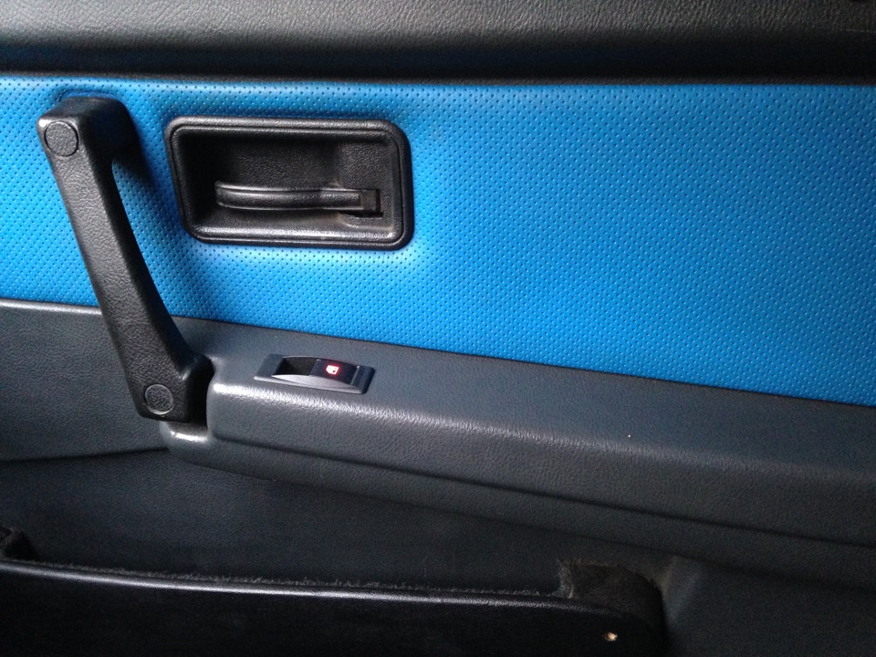 Клавиши стеклоподъемников — Lada 2113, 1,6 л, 2008 года | электроника ...