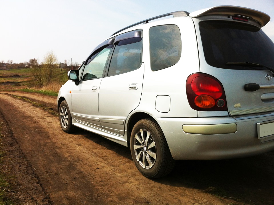 Тойота королла спасио. Toyota Corolla Spacio r16. Тойота Королла Спасио 2000. Спасио Тойота 111 литье. Тойота Королла Спасио 4вд.