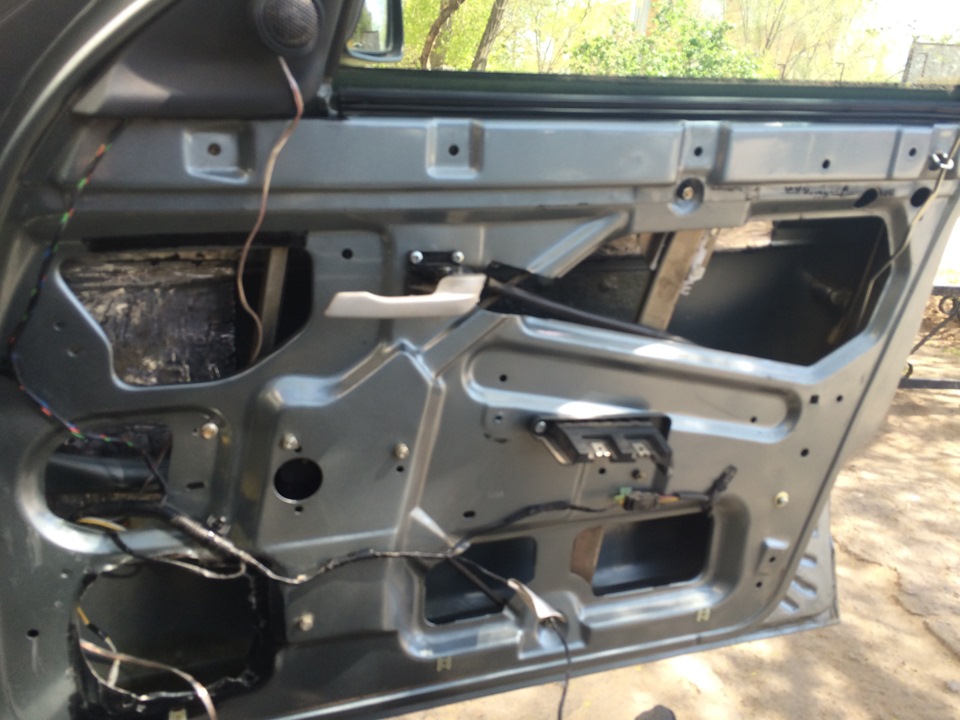 ШУМКА ЧАСТЬ 1))) ДВЕРИ И КРЫШКА БАГАЖНИКА ! — Lada Приора хэтчбек, 1,6 ...