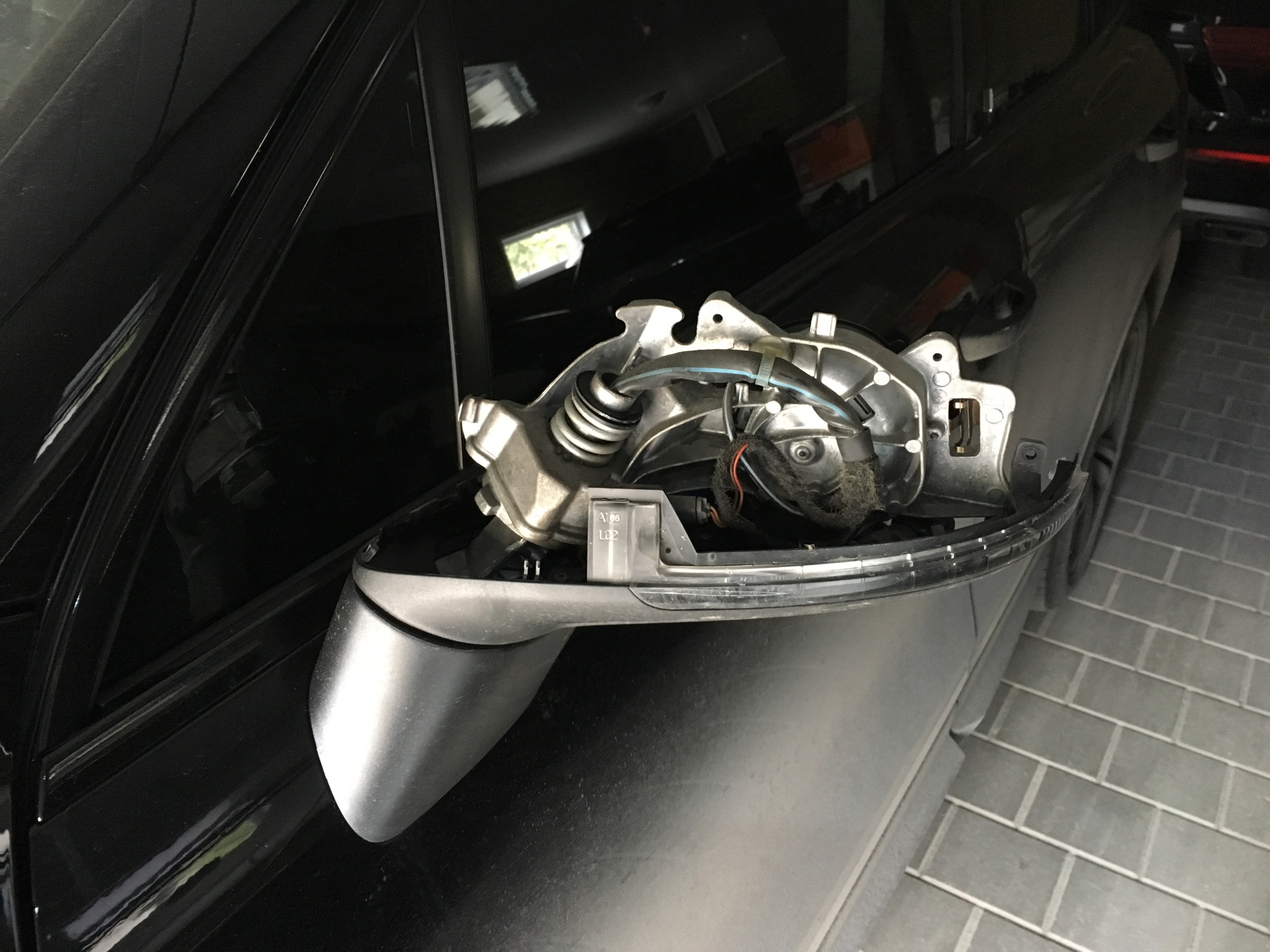 Переключатель зеркал туарег 2008. Электропривод зеркал что это такое в машине. Складывание зеркал туарег. Складывание зеркал туарег. Регулятор зеркал туарег nf.