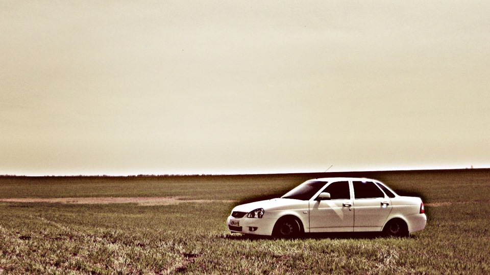 Lada Приора Седан white