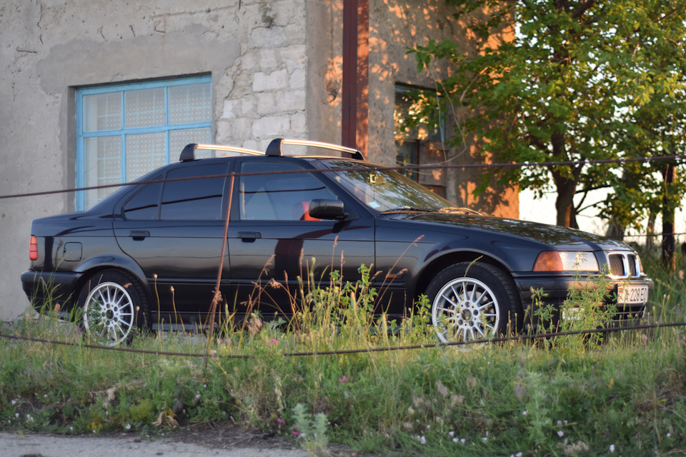 Замена резистора вентилятора охлаждения. — BMW 3 series (E36), 1,6 л ...