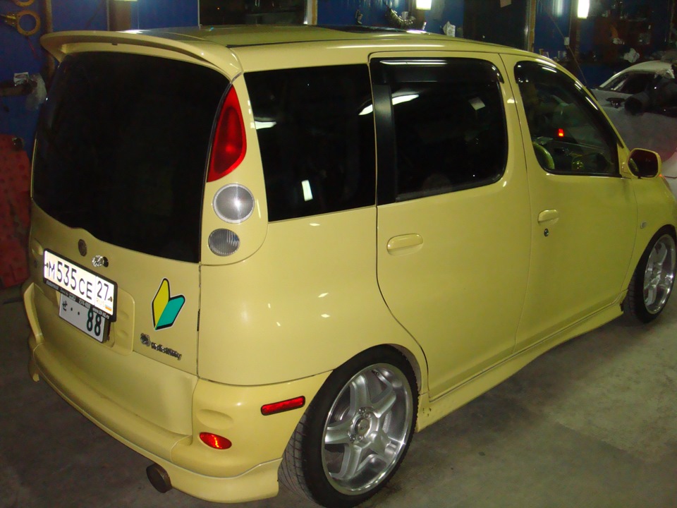 Toyota Funcargo r16