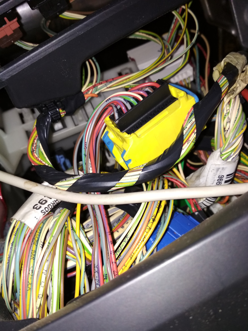 18. Не срабатывают замки дверей. Решено. — Citroen C4 (1G), 1,6 л, 2006 ...